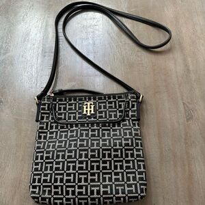Tommy Hilfiger signature, crossbody bag.